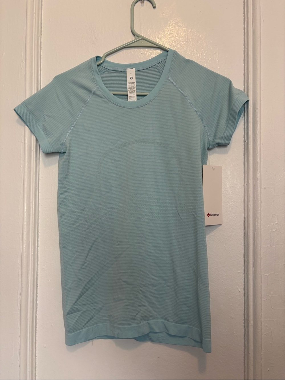 Lululemon Swiftly Tech Short Sleeve 2.0 Size 6 FOAM